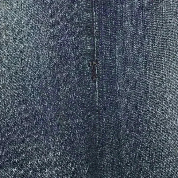 Cowgirl Tuff Women 25 Studded Denim Capris Blue Stretch Whiskered Thick Stitch - Picture 5 of 9